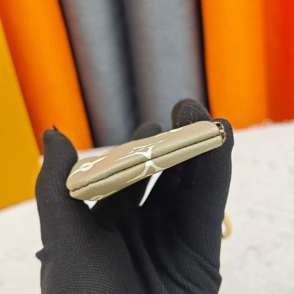 Louis Vuitton Key Pouch Light Grey 12Cm M13793 - Image 5