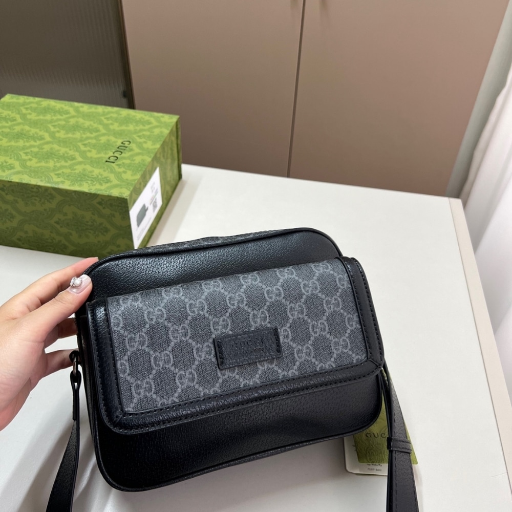 Gucci Small GG Crossbody Bag Black 23Cm - Image 2