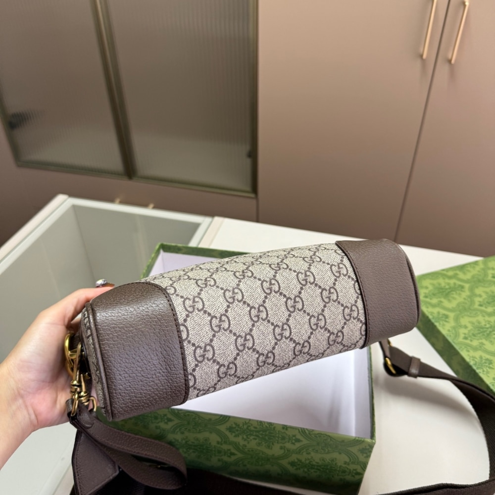 Gucci GG Emblem Small Crossbody Bag Grey And Dark Brown 23Cm - Image 4