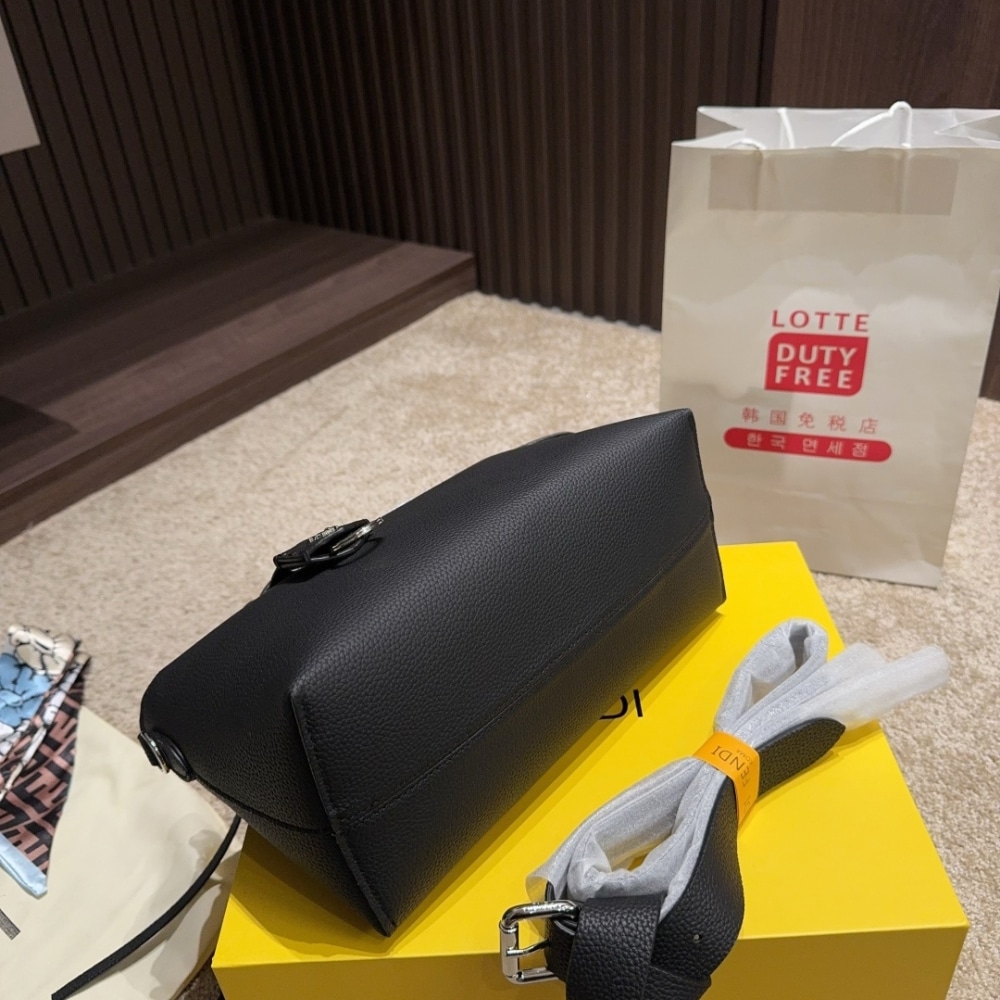 Fendi By The Way Medium Leather Boston Bag Black 20Cm 8BL1461D5F0GXN - Image 3