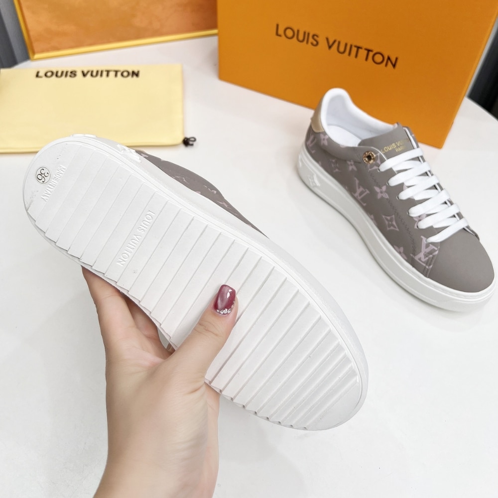 Louis Vuitton Time Out Sneaker Grey 1AGUVW - Image 5