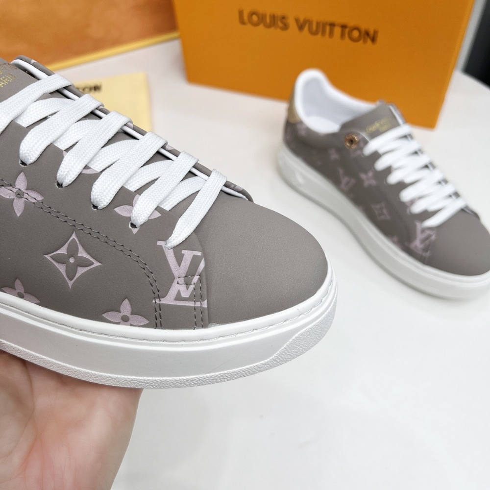 Louis Vuitton Time Out Sneaker Grey 1AGUVW - Image 3