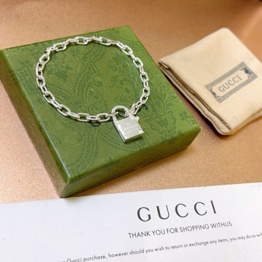 Alternative view of Gucci Trademark Silver Chain ​​bracelet With Padlock