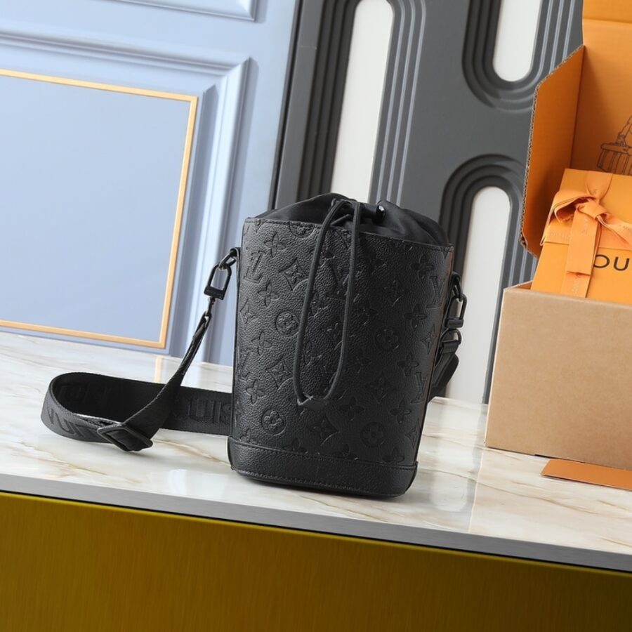 Alternative view of Louis Vuitton Noé Crossbody Bag Black 21cm M82248