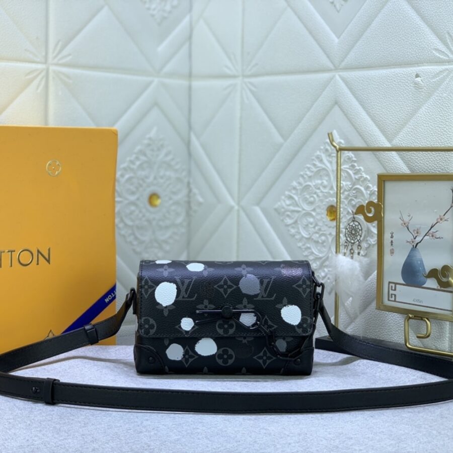 Alternative view of Louis Vuitton X Yayoi Kusama Steamer Wearable Wallet Monogram Eclipse Black 18cm