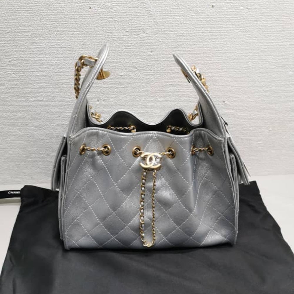 Chanel 25 Small Handbag Metallic Grained And Gold Tone Metal Silver 26cm AS5293 B20405 NZV67 - Image 2