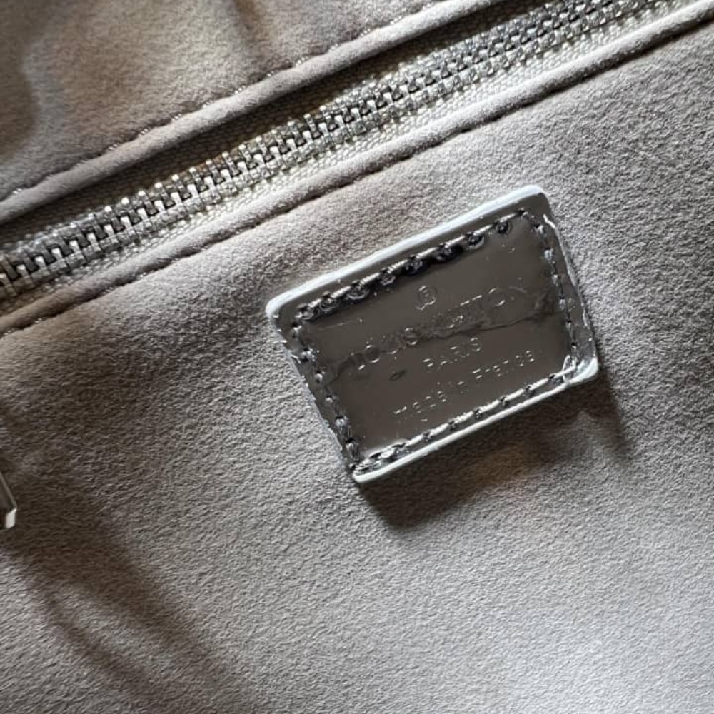 Louis Vuitton Onthego PM Silver 25cm M26373 - Image 8