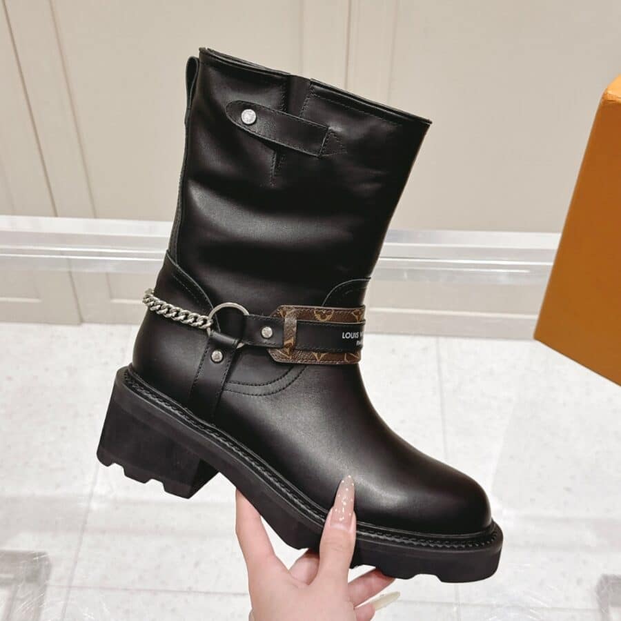 Alternative view of Louis Vuitton Silhouette Ankle Boot Black 1Aibqr