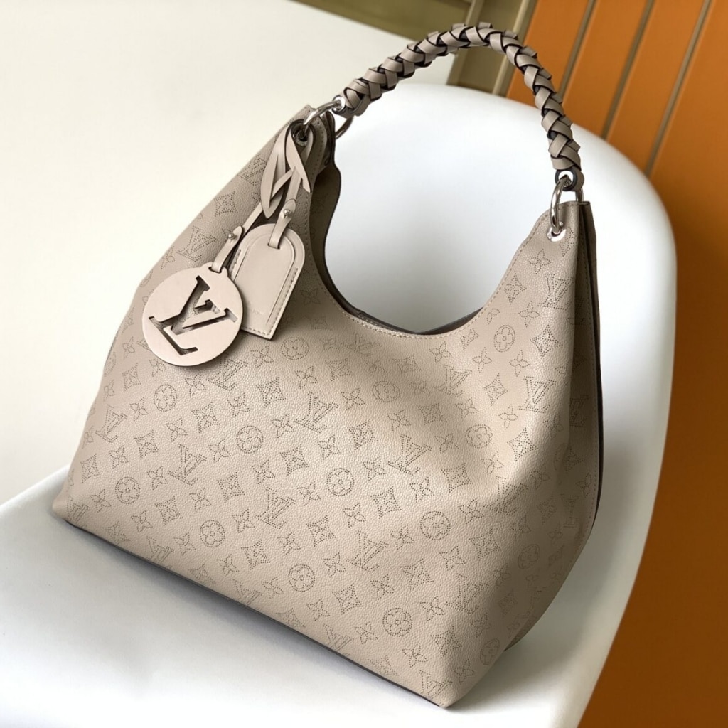 Louis Vuitton Carmel Mahina Leather Galet Grey 40cm M21775 - Image 2