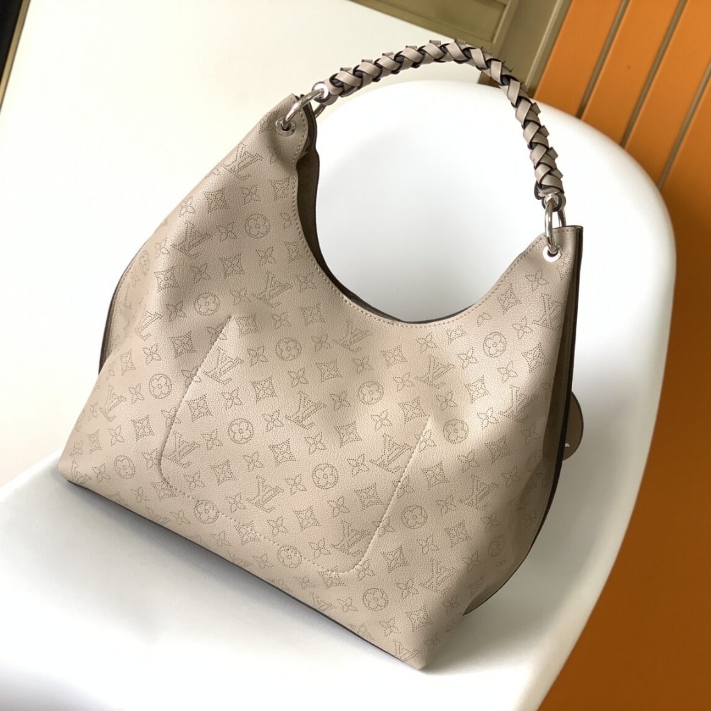 Louis Vuitton Carmel Mahina Leather Galet Grey 40cm M21775 - Image 3