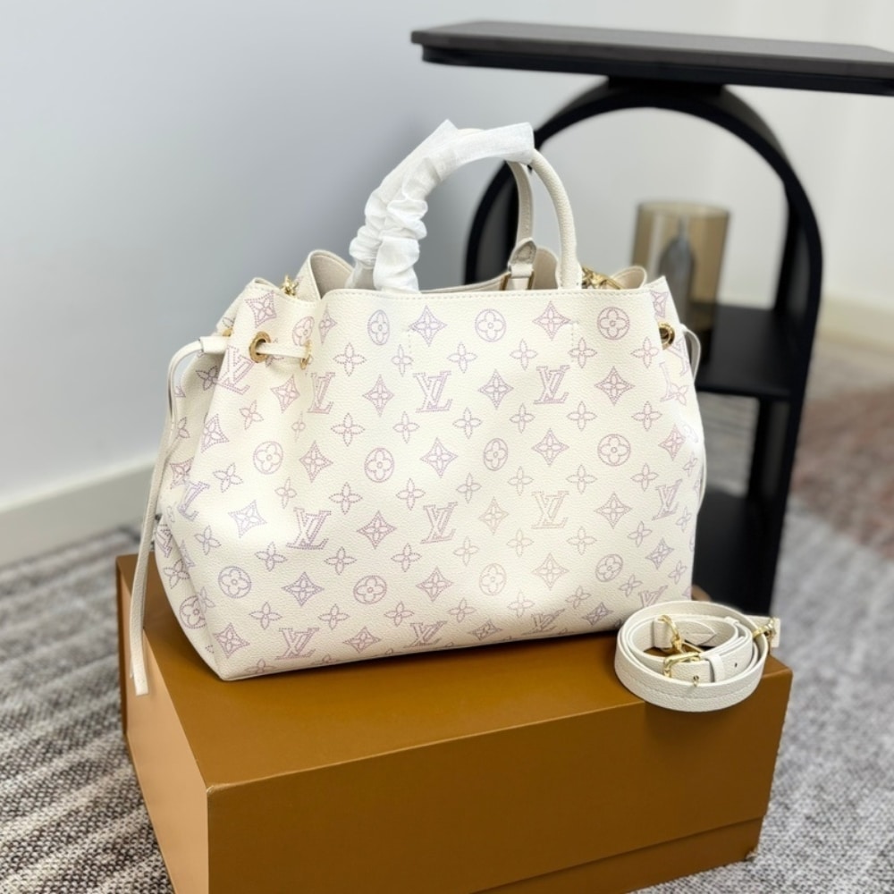 Louis Vuitton Bella Tote Dream Cream 33Cm M15116 - Image 3