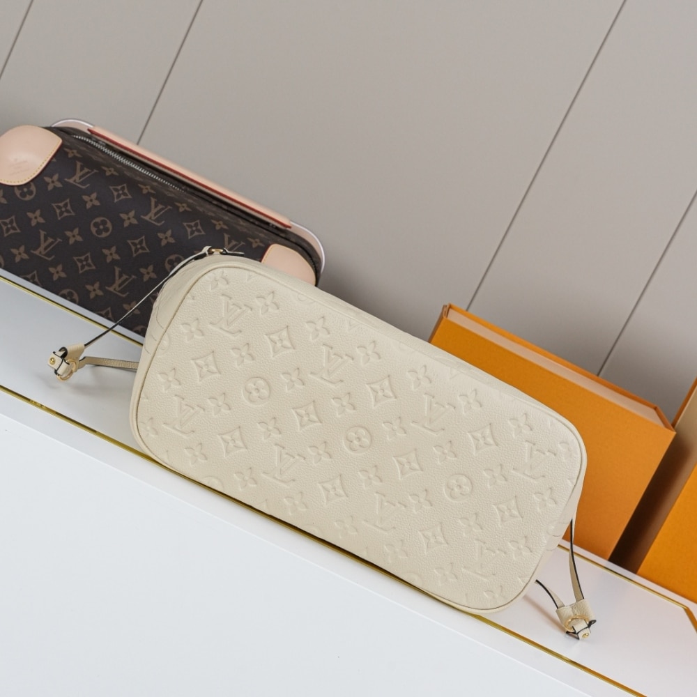 Louis Vuitton Neverfull MM Crème Beige 31Cm M46676 - Image 7