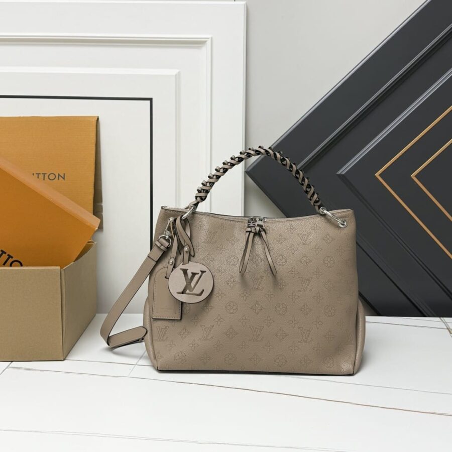 Alternative view of Louis Vuitton Beaubourg Hobo MM Galet Gray 32Cm M56084