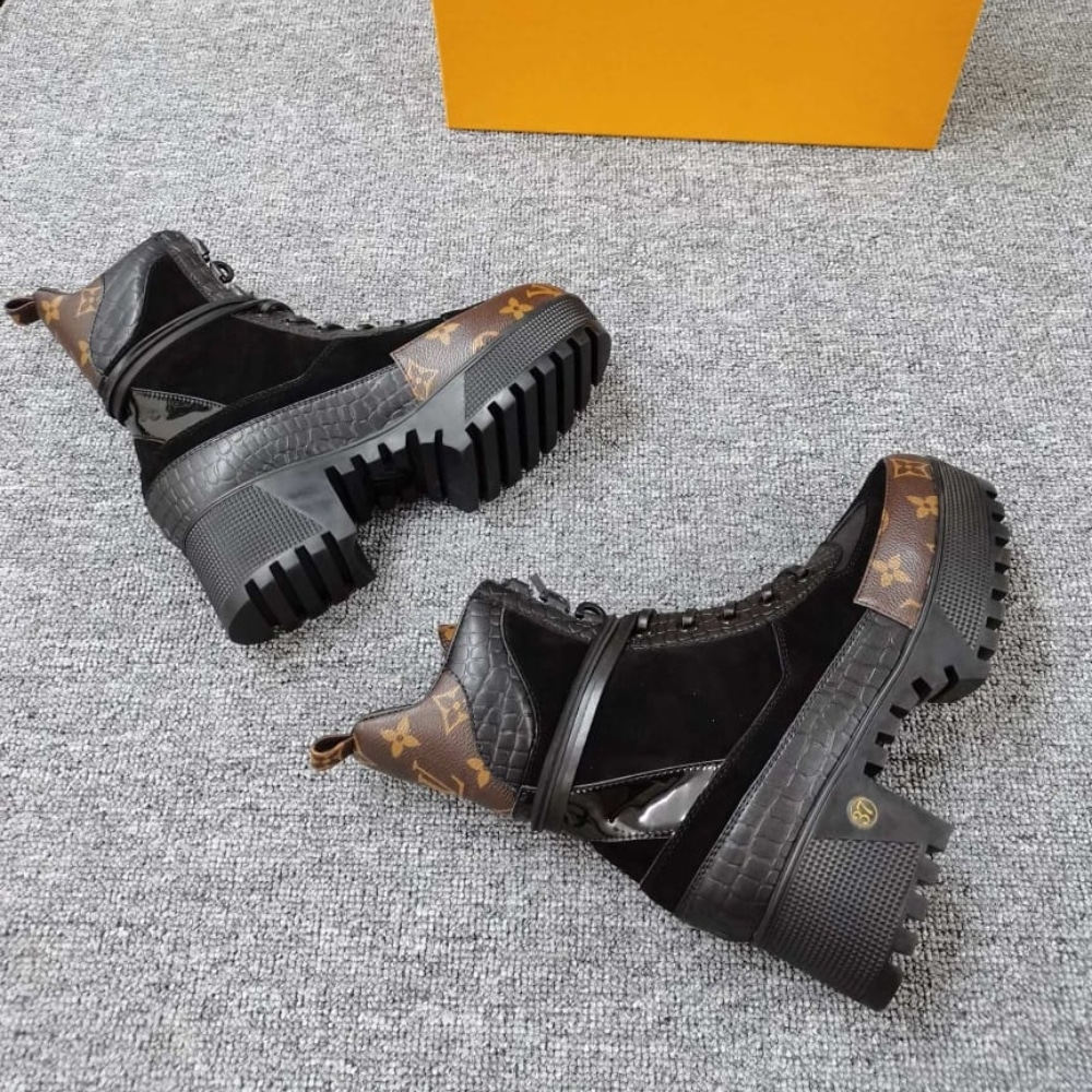 Louis Vuitton Laureate Boots Black - Image 6
