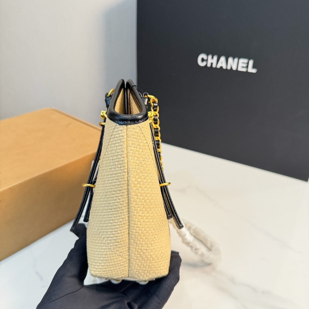 Chanel Small Shopping Bag Braided Raffia Effect Canvas And Gold Tone Metal In Beige 20Cm - Image 6