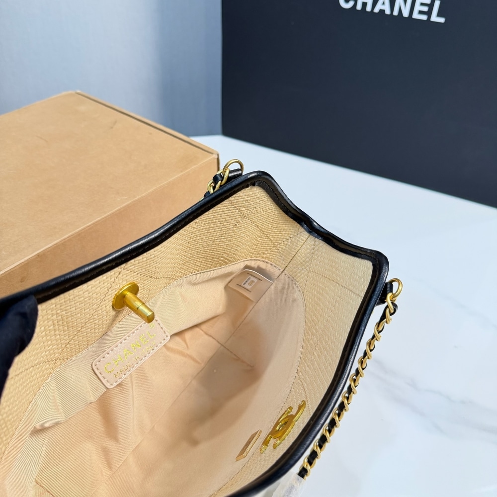 Chanel Small Shopping Bag Braided Raffia Effect Canvas And Gold Tone Metal In Beige 20Cm - Image 9