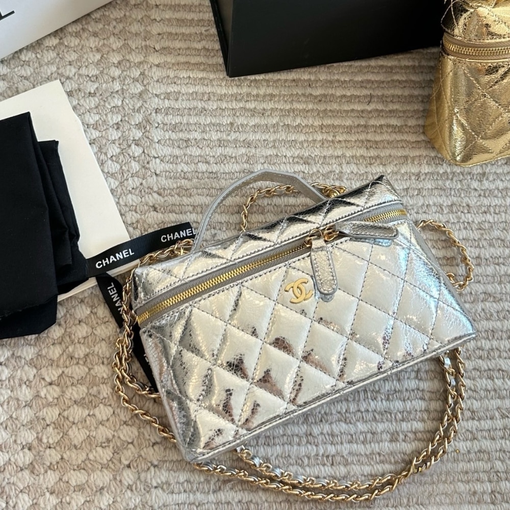 Chanel Vanity Case With Chain Metallic Silver 20Cm - Image 3