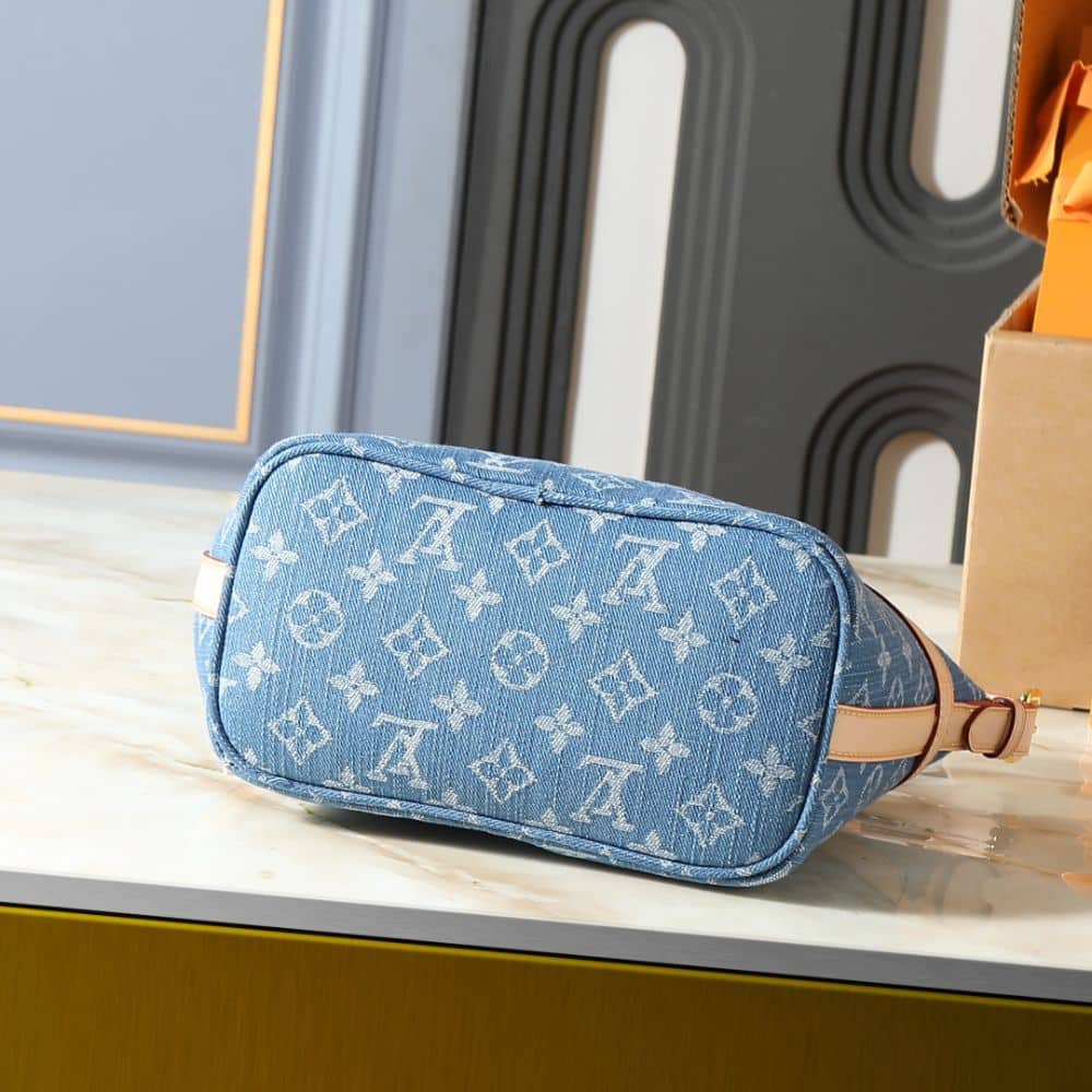 Louis Vuitton Cruiser Toiletry Bag Blue Denim 22Cm M27945 - Image 5