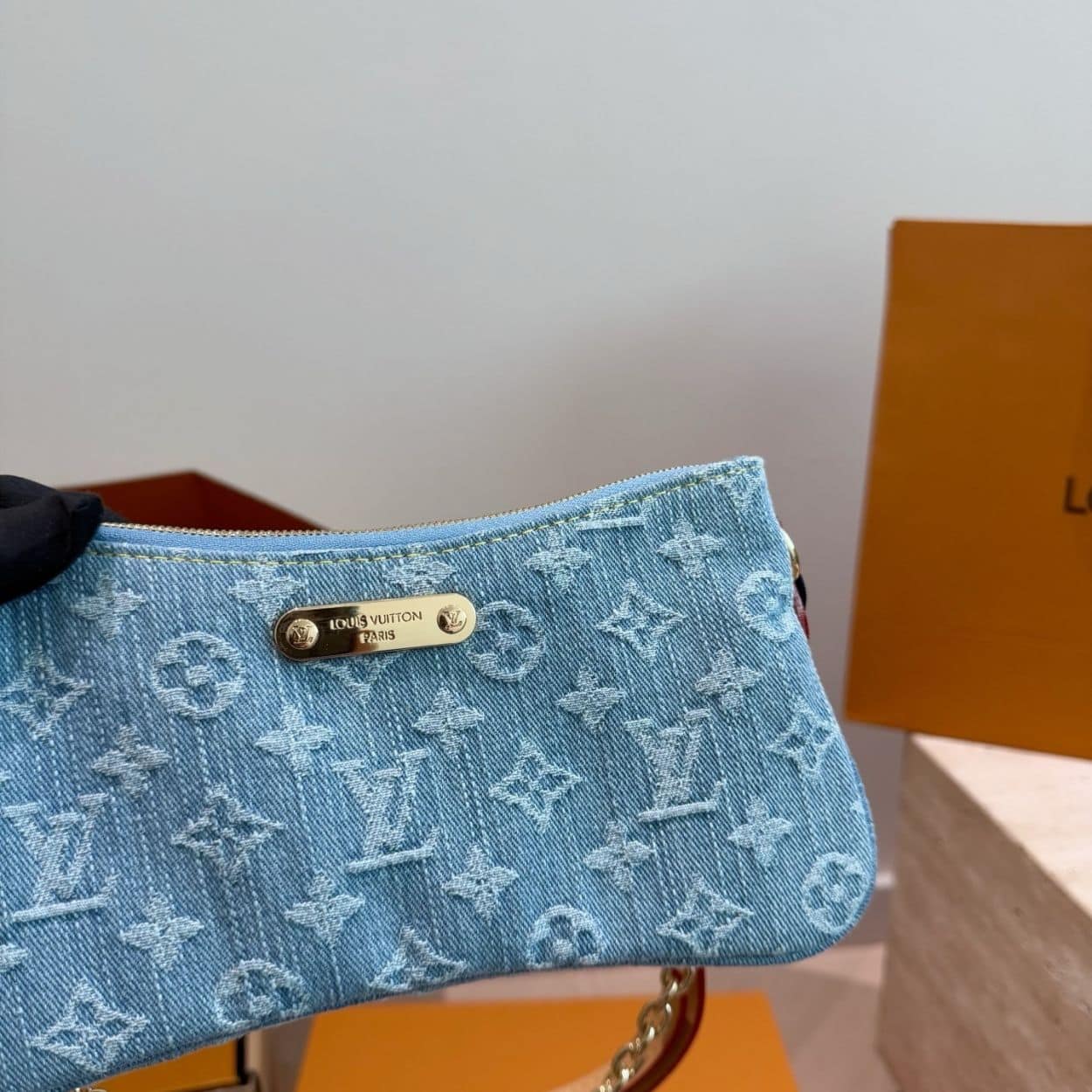 Louis Vuitton Liv Pochette Blue Denim 25Cm M83532 - Image 4