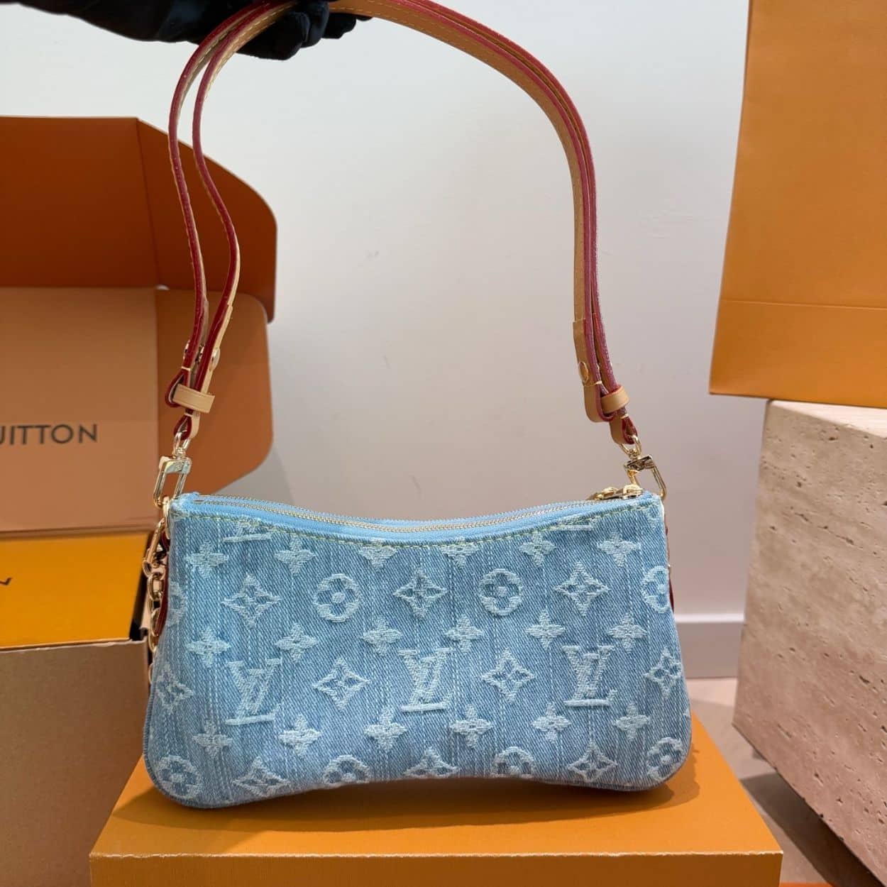 Louis Vuitton Liv Pochette Blue Denim 25Cm M83532 - Image 5