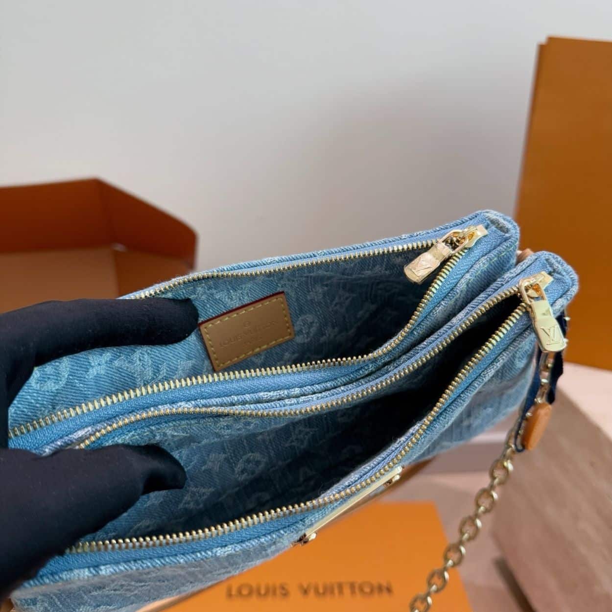 Louis Vuitton Liv Pochette Blue Denim 25Cm M83532 - Image 8