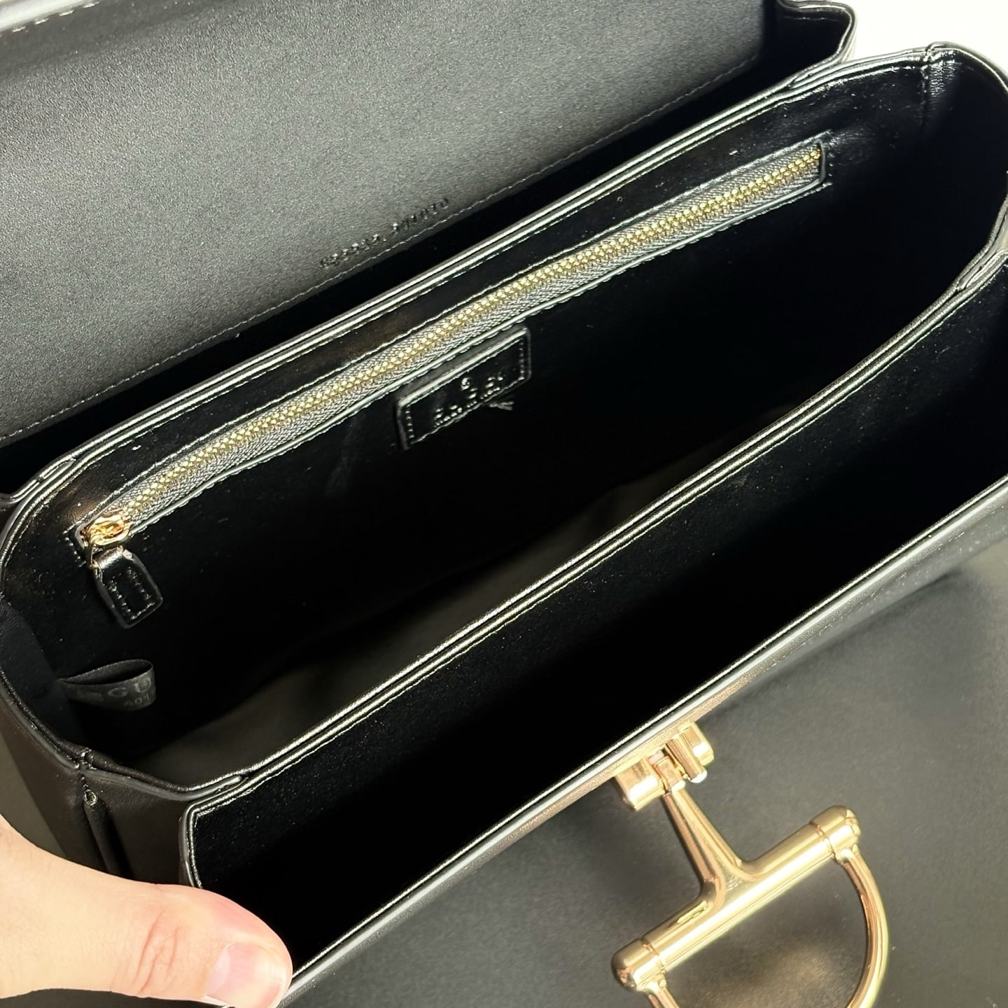Gucci Siena Medium Top Handle Bag Black Leather 25Cm 855535 AAFKB 1000 - Image 7