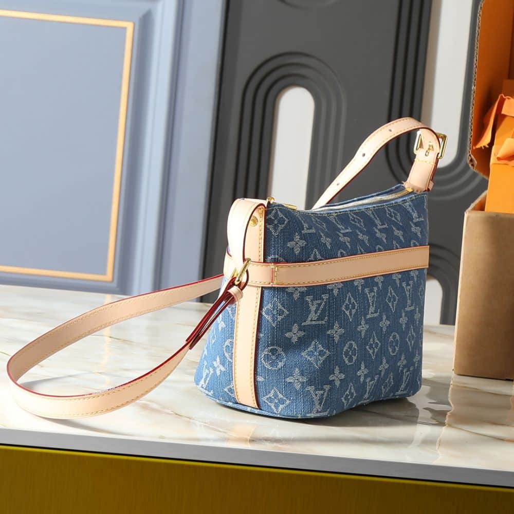 Louis Vuitton Cruiser Toiletry Bag Blue Denim 22Cm M27945 - Image 4
