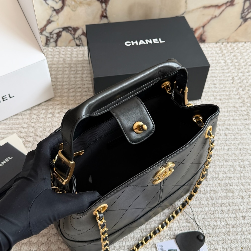 Chanel 25A Hobo Bag Gold Tone Hardware Black 28Cm - Image 8