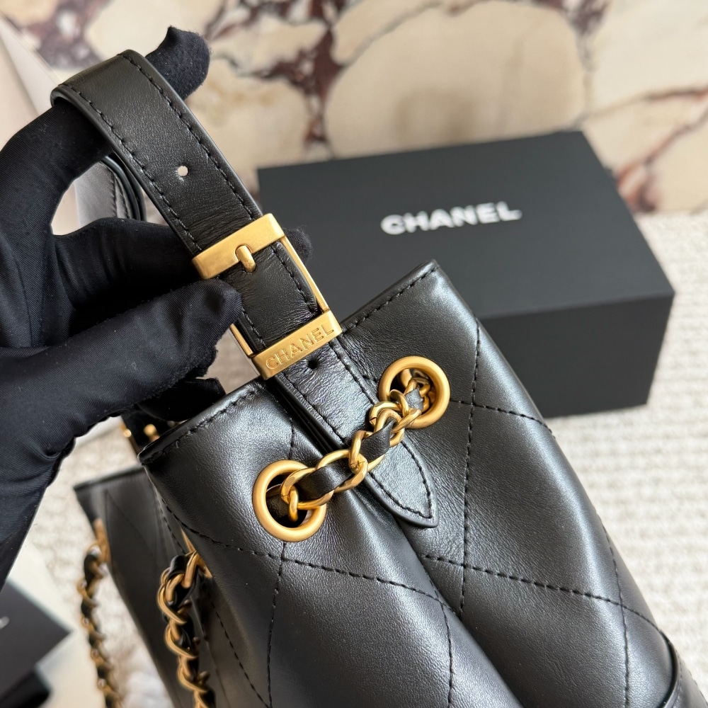 Chanel 25A Hobo Bag Gold Tone Hardware Black 28Cm - Image 3