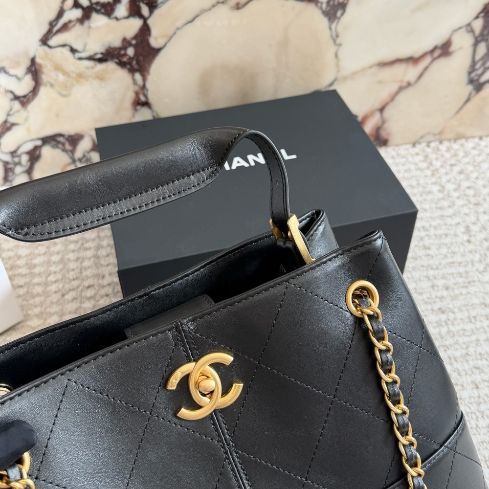 Chanel 25A Hobo Bag Gold Tone Hardware Black 28Cm - Image 5