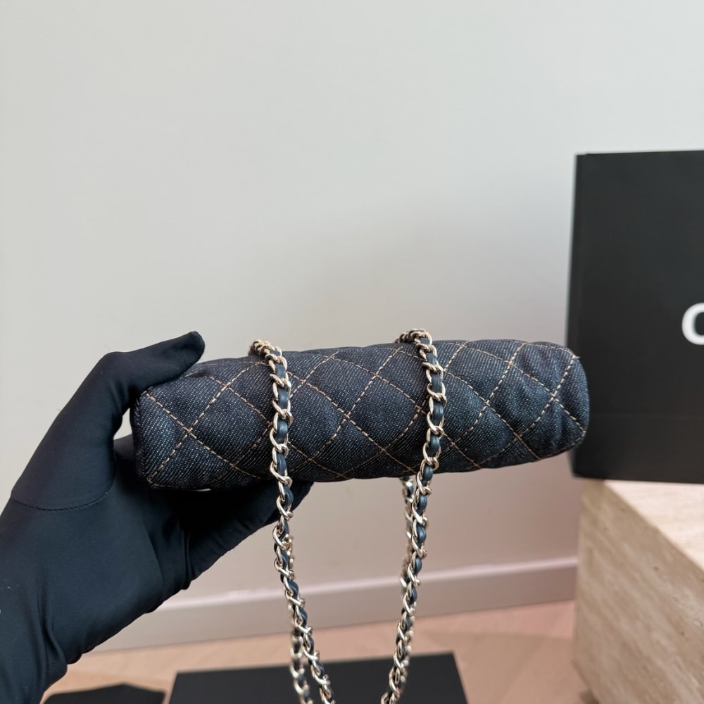 Chanel Clutch With Strap Gold Metal Denim Blue 20cm - Image 3