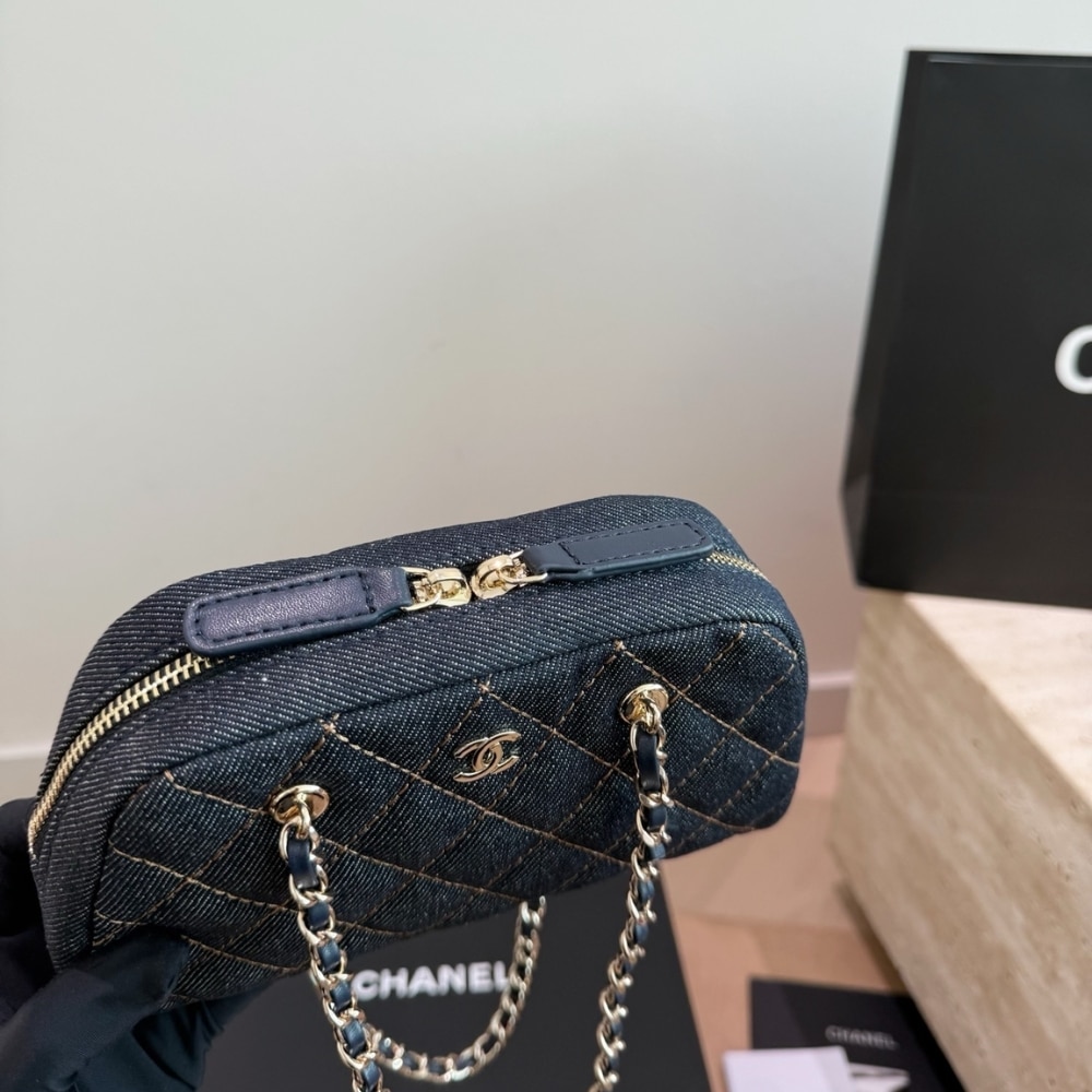 Chanel Clutch With Strap Gold Metal Denim Blue 20cm - Image 5