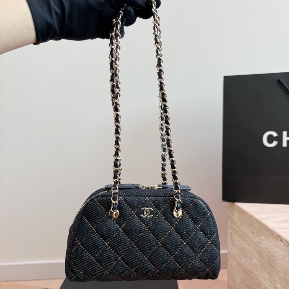 Chanel Clutch With Strap Gold Metal Denim Blue 20cm - Image 7
