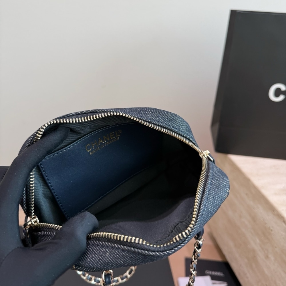 Chanel Clutch With Strap Gold Metal Denim Blue 20cm - Image 8