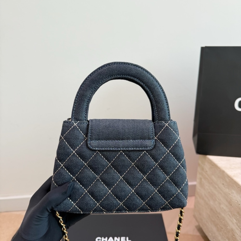Chanel Clutch With Strap Gold Metal Washed Denim Blue 19cm - Image 4