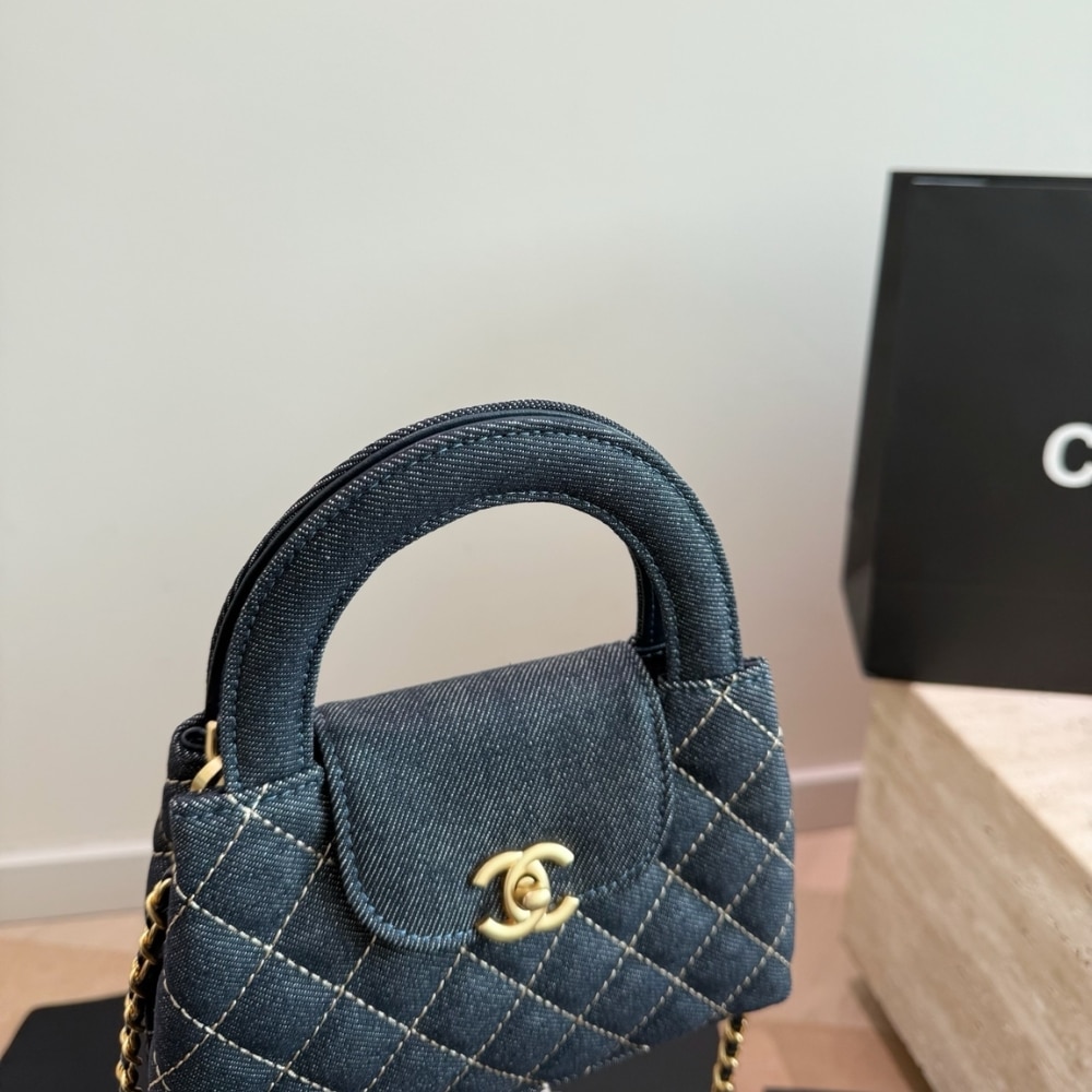 Chanel Clutch With Strap Gold Metal Washed Denim Blue 19cm - Image 5