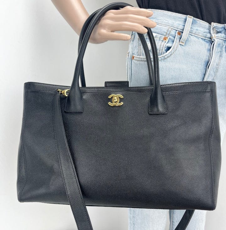 Chanel Executive Cerf Tote Gold Tone In Black Leather 36Cm - Image 8